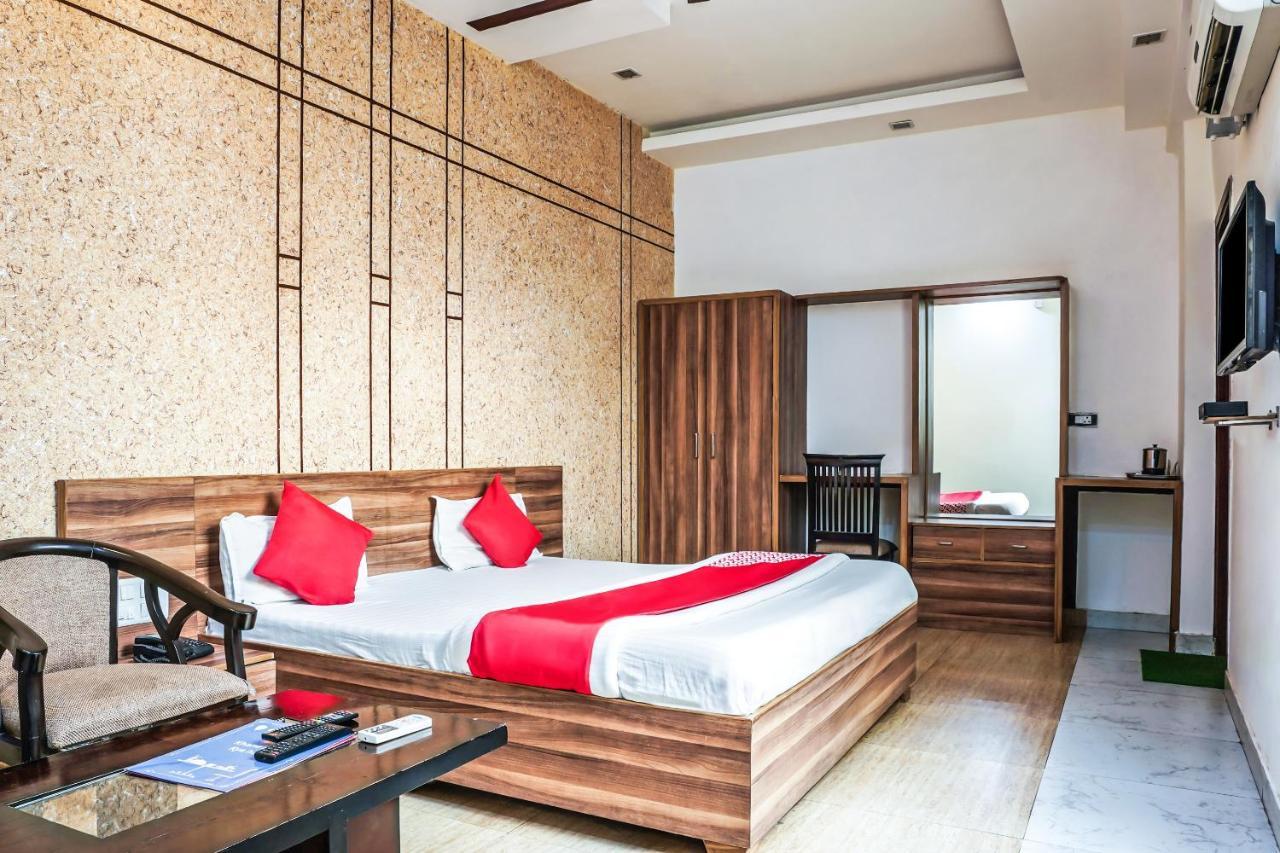 Oyo 18895 Hotel Kartikay Grand Hisar Exterior photo